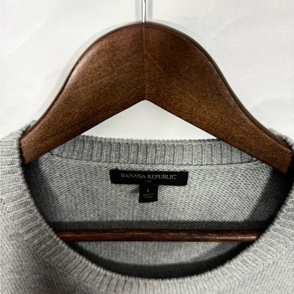Banana Republic Men's Gray and Black Size L Crewneck Sweater